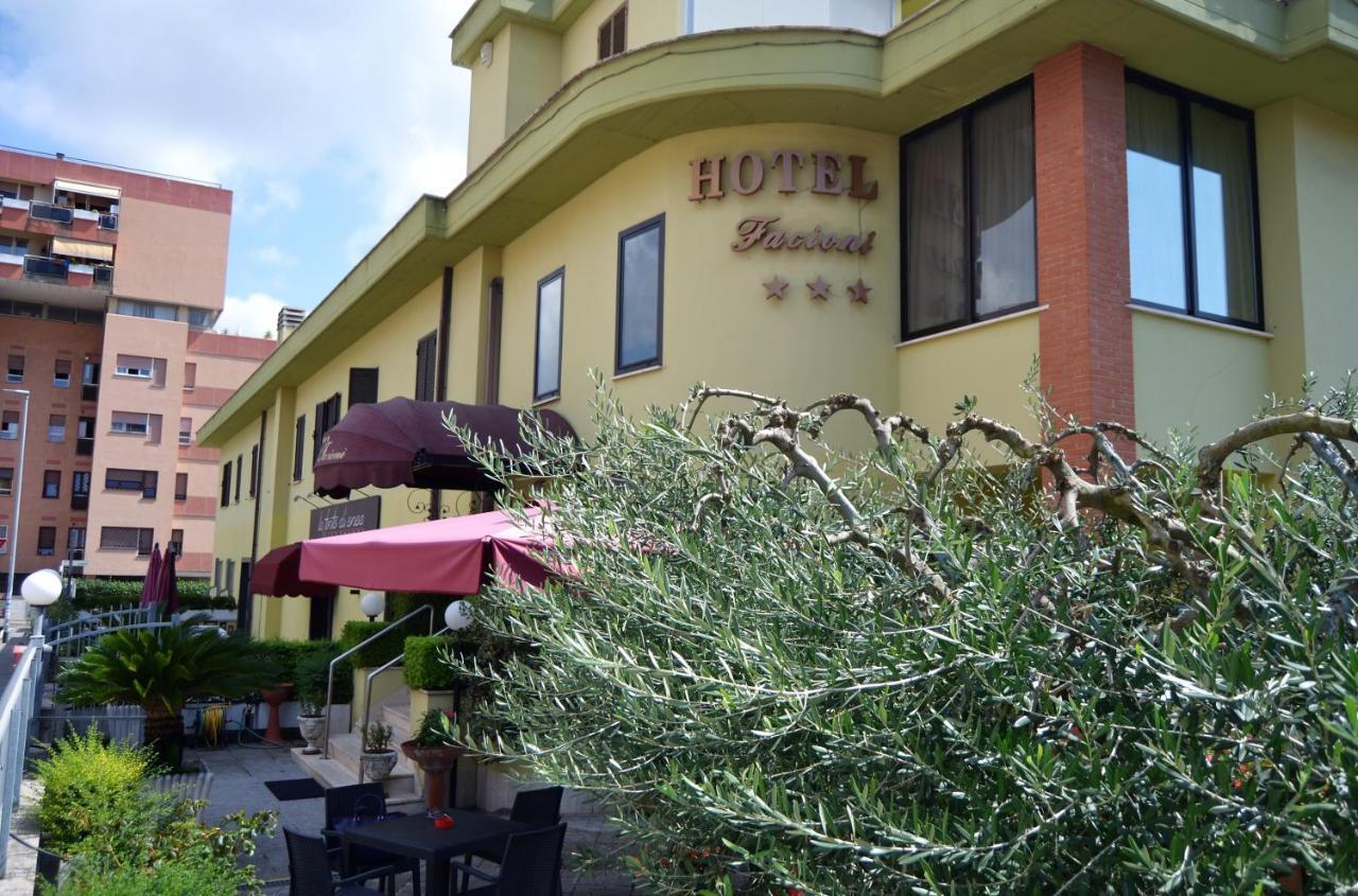 Hotel Facioni Помеція Екстер'єр фото