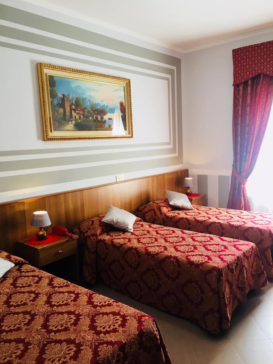 Hotel Facioni Помеція Екстер'єр фото
