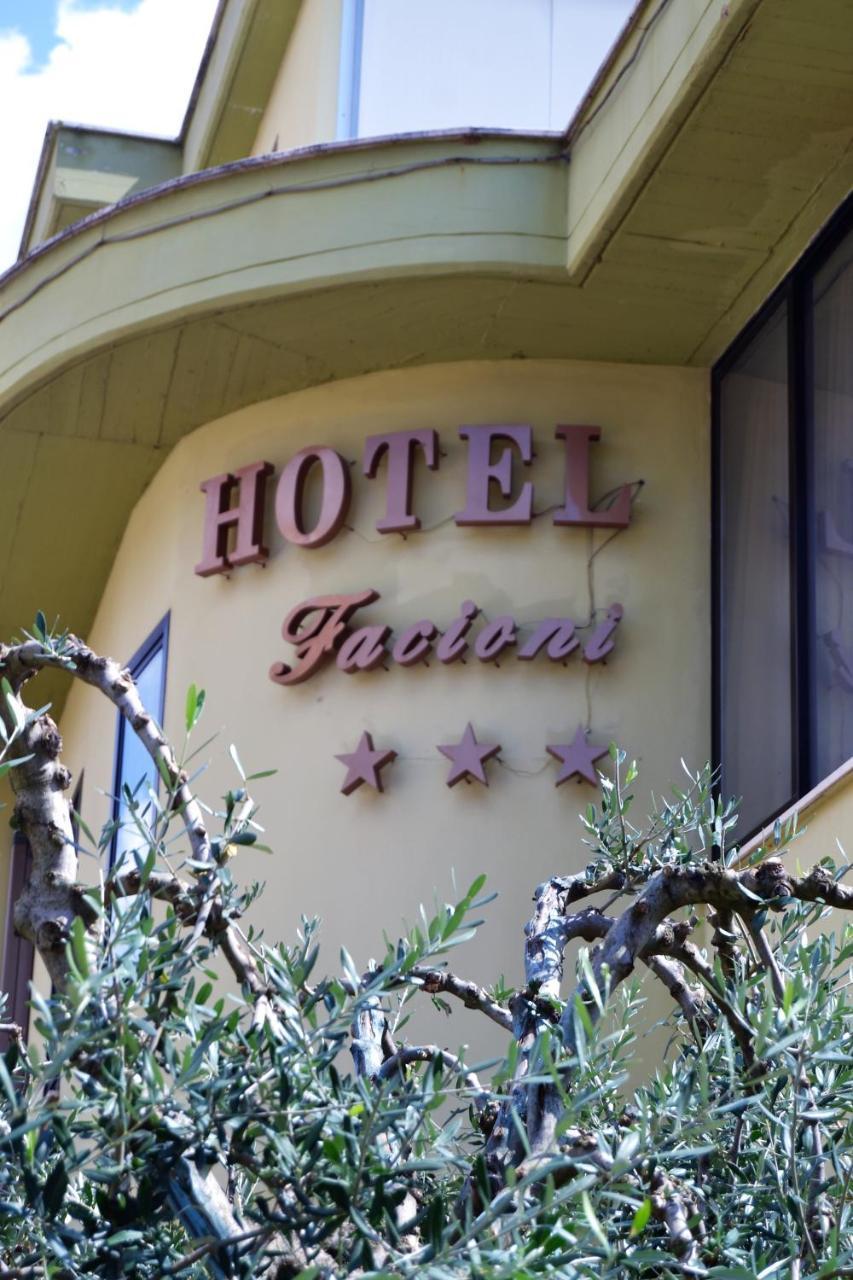 Hotel Facioni Помеція Екстер'єр фото